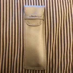 Like New! Real Techniques Travel Case!
